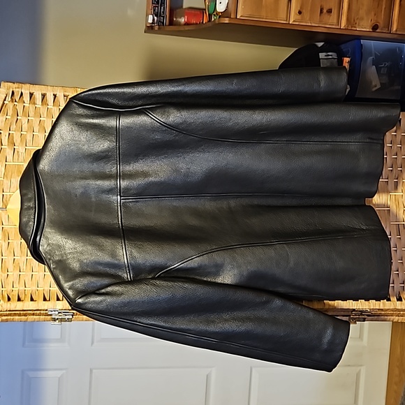 Danier leather coat size m black - Picture 2 of 4